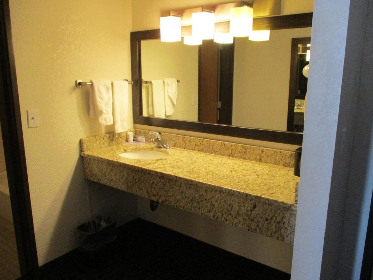 Americinn By Wyndham Hayward Bagian luar foto