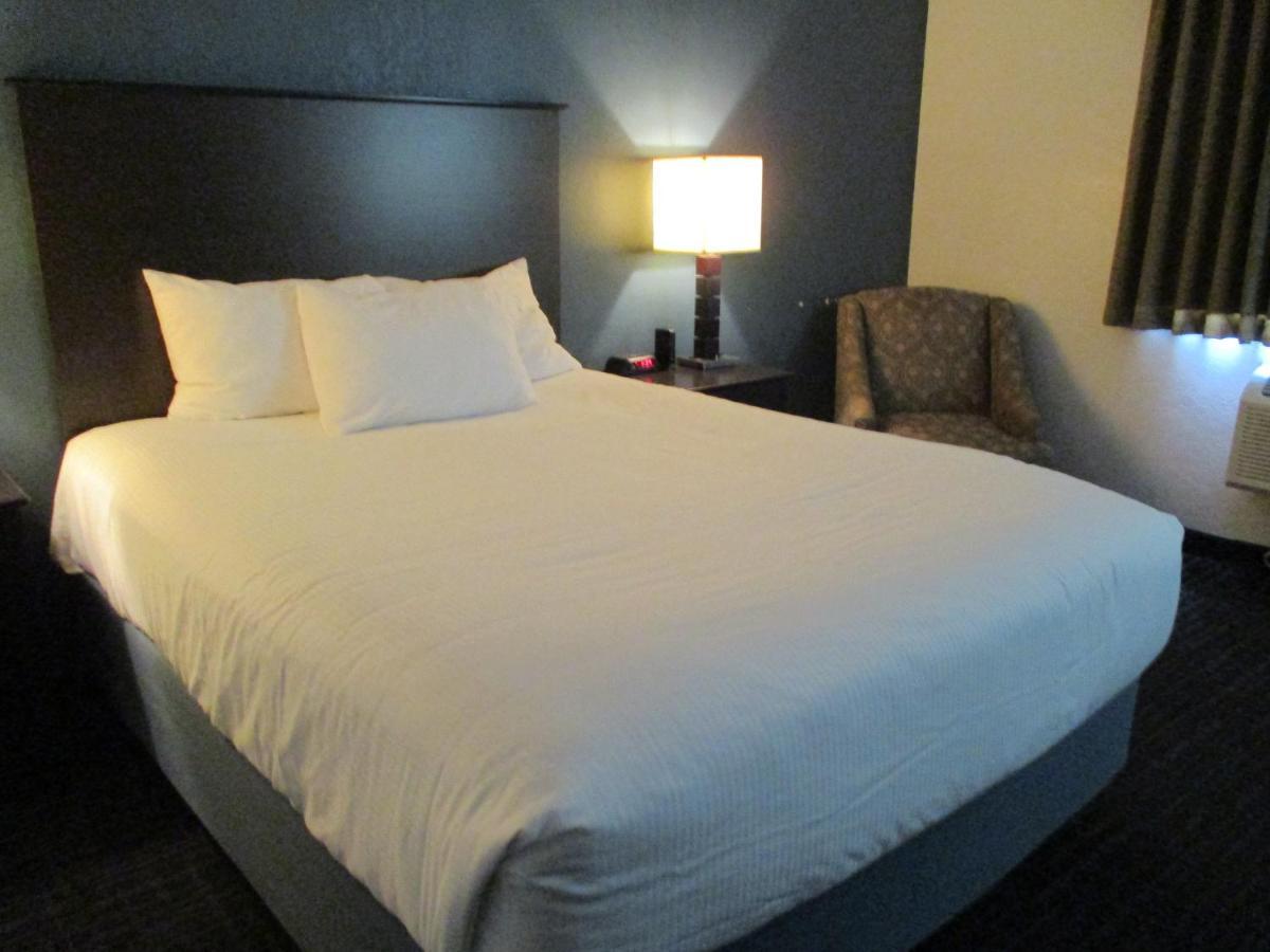 Americinn By Wyndham Hayward Bagian luar foto