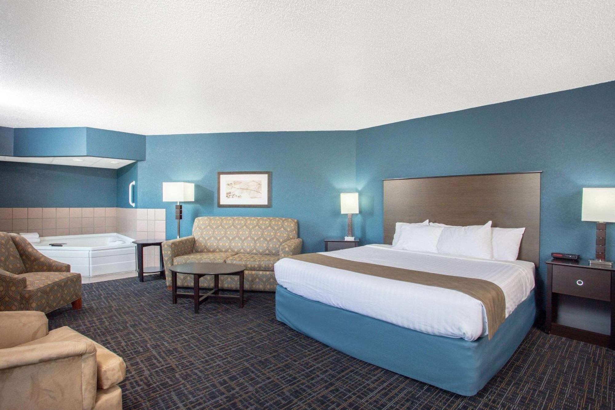 Americinn By Wyndham Hayward Bagian luar foto