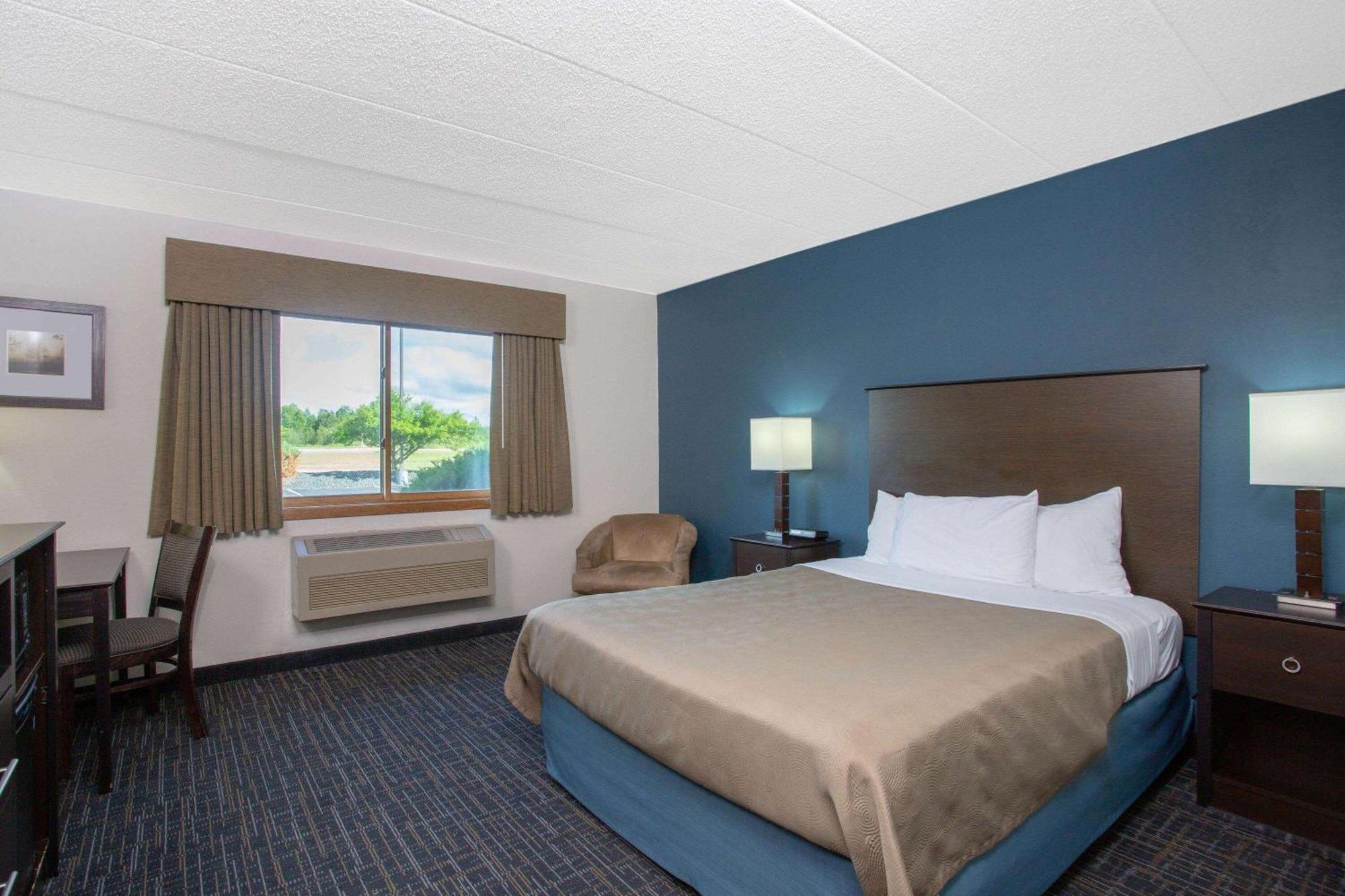 Americinn By Wyndham Hayward Bagian luar foto